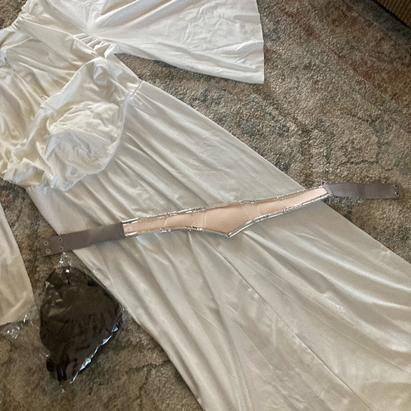 Spirit Star Wars Princess Leia Costume w/ Belt and Wig,Adult size large (12-14) - Picture 4 of 13